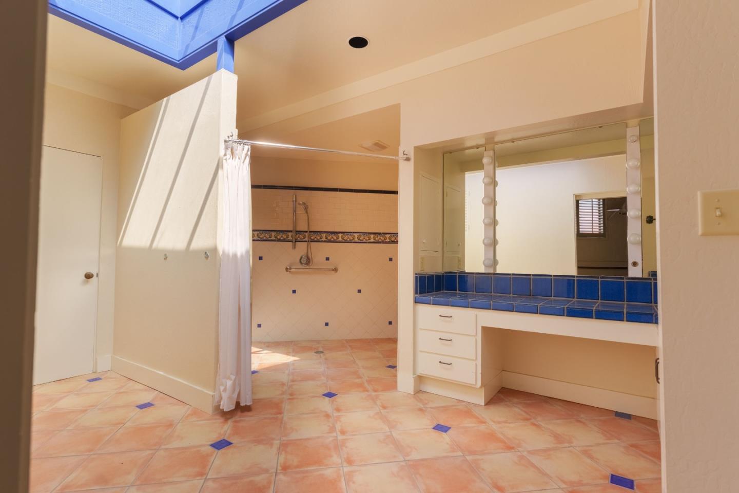 1352 River Road Salinas, CA 93908 - Photo 18 of 33 a view of a walk in closet