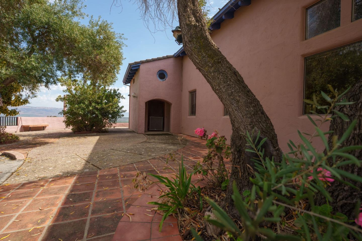 1352 River Road Salinas, CA 93908 - Photo 6 of 33 a front view of a house with entryway