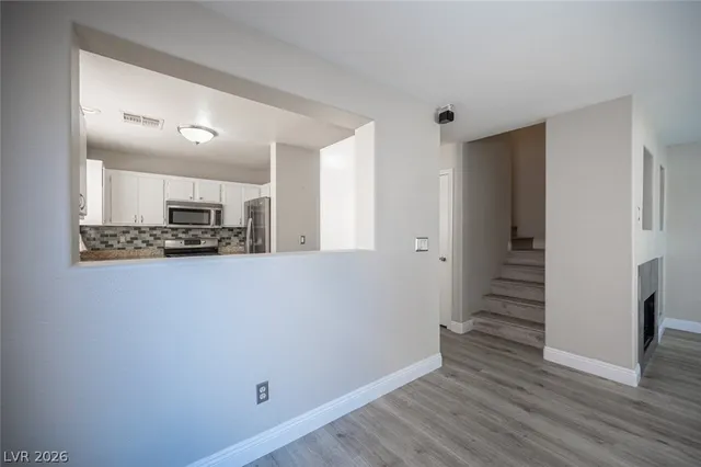 $2,000 | 52 Belle Springs Avenue, Las Vegas, NV 89123