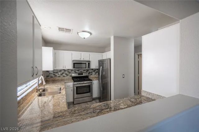 $2,000 | 52 Belle Springs Avenue, Las Vegas, NV 89123