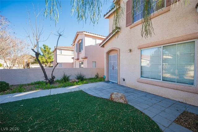 $2,000 | 52 Belle Springs Avenue, Las Vegas, NV 89123