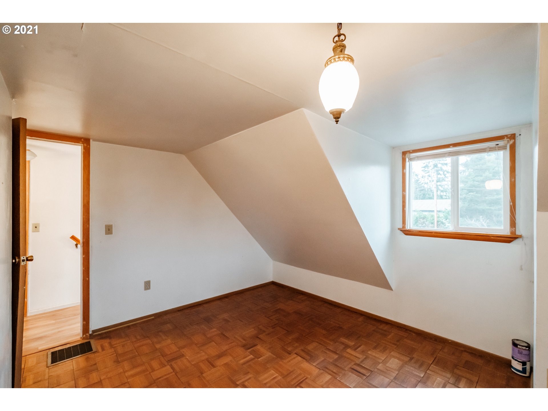 1005 Cascade Drive Lebanon, OR 97355 - Photo 21 of 32 a view of an entryway