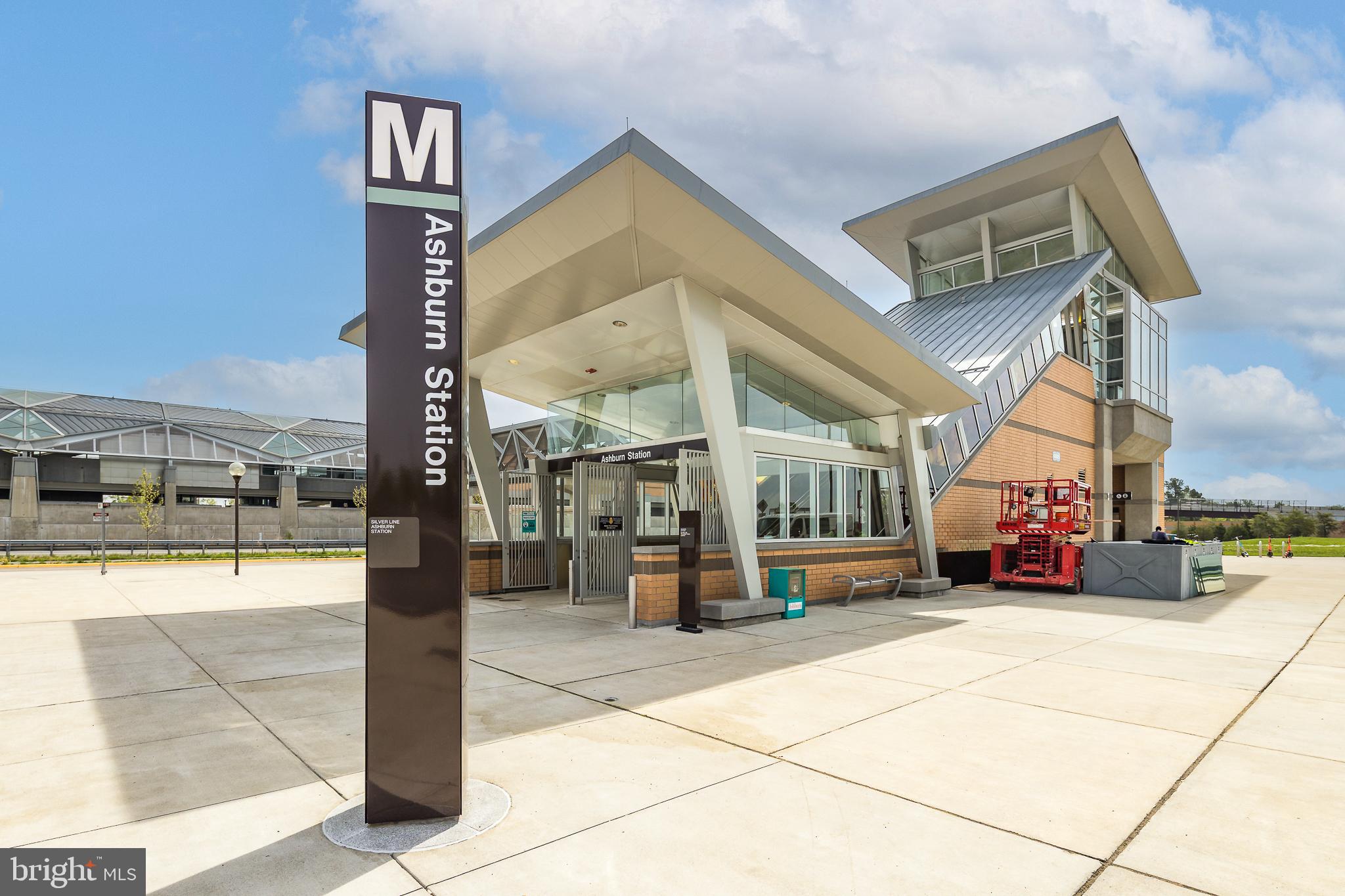 22355 Exe Square Ashburn, VA 20148 - Photo 60 of 65 a view of a street with sitting area