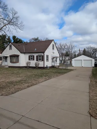 $300,000 | 851 Madison Street, Anoka, MN 55303