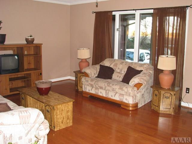 218 Long Ridge Road Plymouth, NC 27962 - Photo 3 of 23 Living room