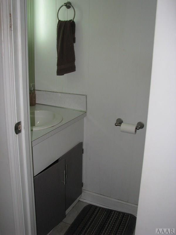 218 Long Ridge Road Plymouth, NC 27962 - Photo 9 of 23 Half bath adjacent to den