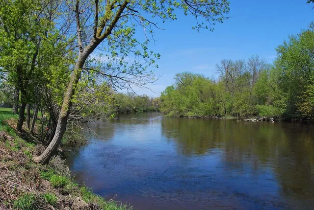 $79,900 | 4050 West Rivers Edge Circle, Unit 1, Brown Deer, WI 53209