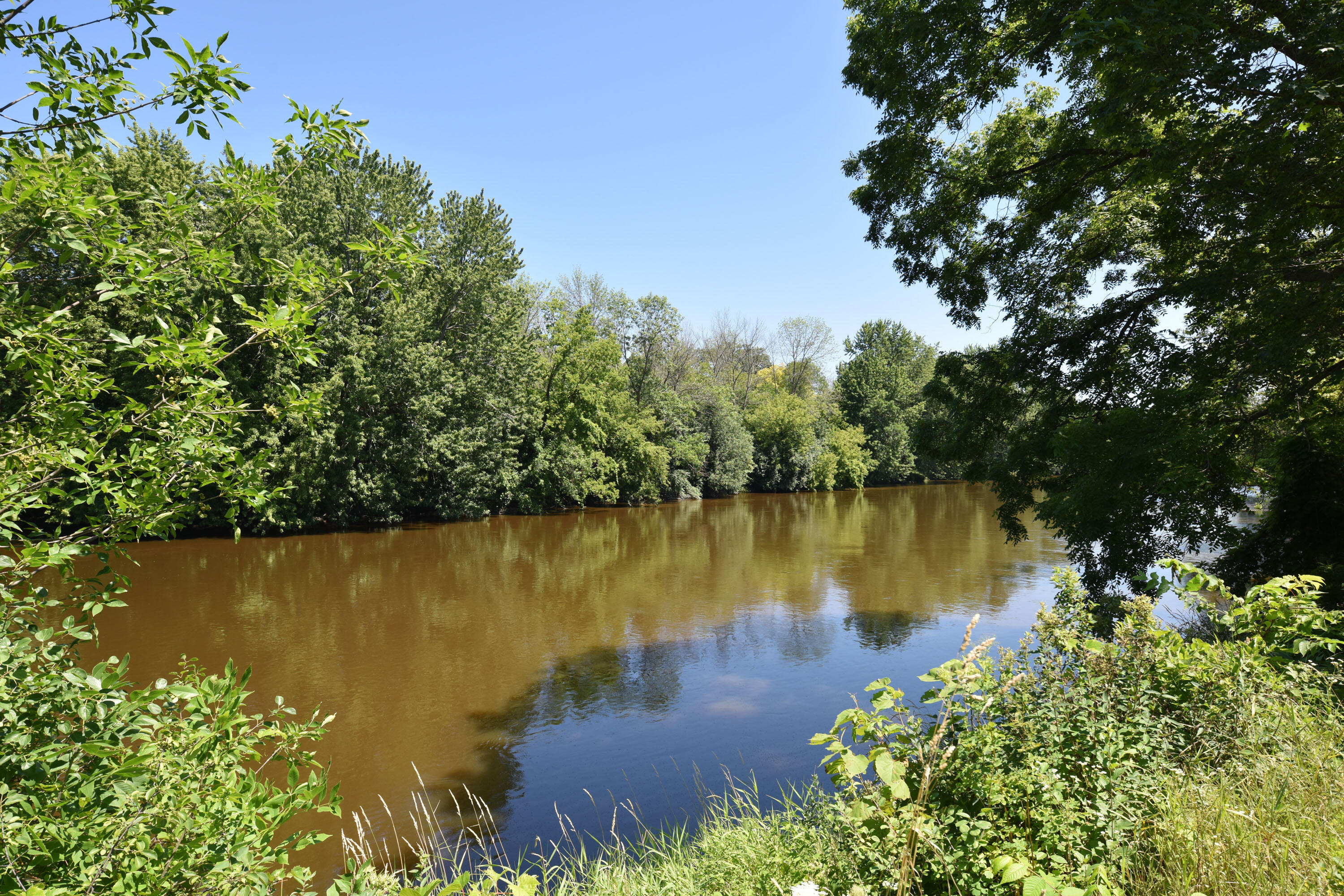 4050 West Rivers Edge Circle, Unit 1 Brown Deer, WI 53209 - Photo 30 of 36 EUP_3946