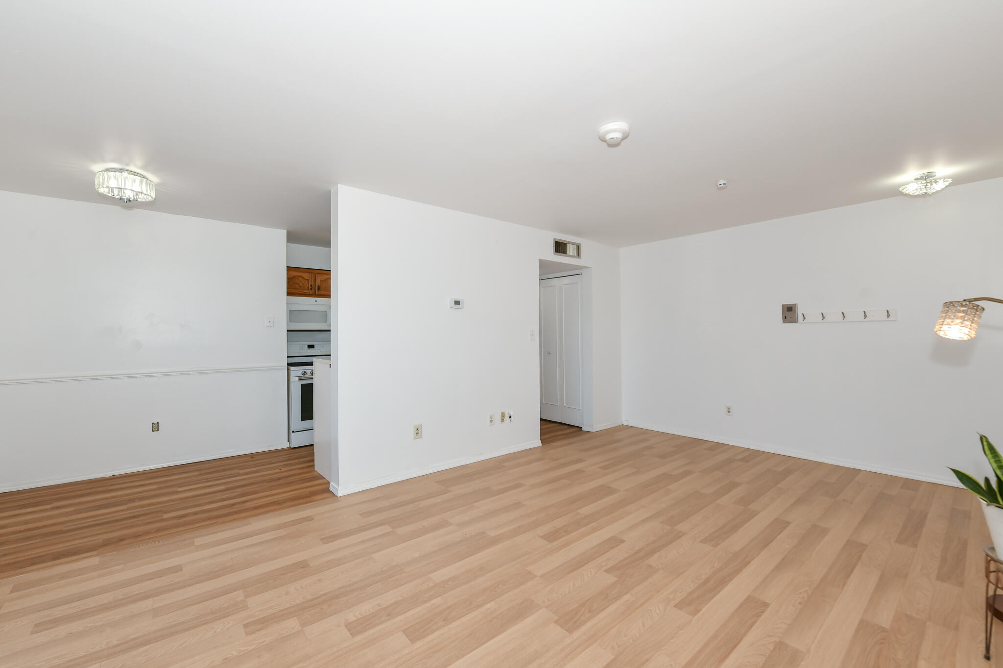 4050 West Rivers Edge Circle, Unit 1 Brown Deer, WI 53209 - Photo 9 of 36 HEN_ (9)