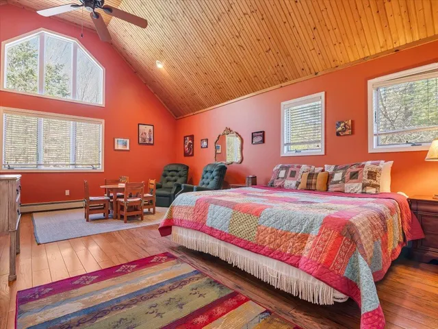 $1,799,000 | 6102 Lakeview Drive, Pocono Pines, PA 18350