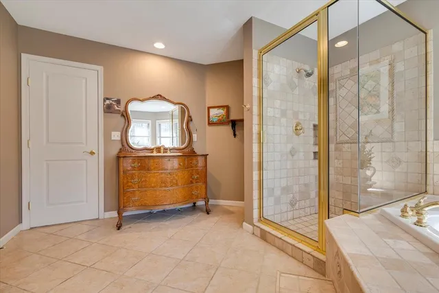 $1,799,000 | 6102 Lakeview Drive, Pocono Pines, PA 18350