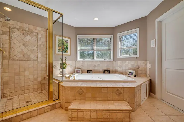 $1,799,000 | 6102 Lakeview Drive, Pocono Pines, PA 18350