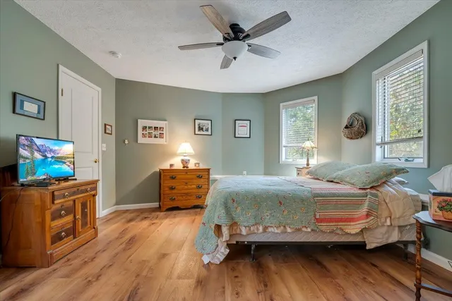 $1,799,000 | 6102 Lakeview Drive, Pocono Pines, PA 18350