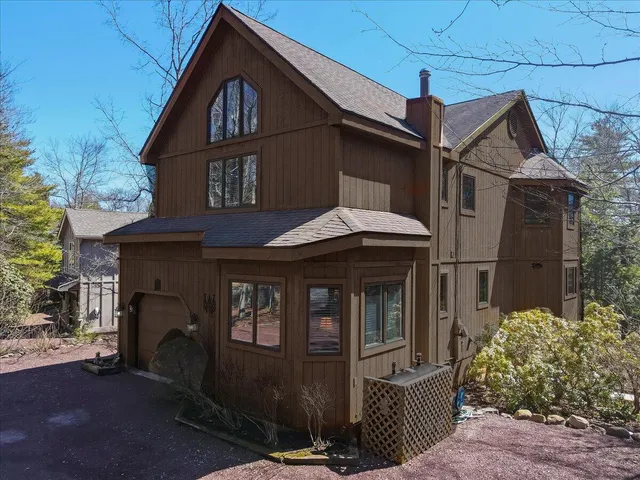 $1,799,000 | 6102 Lakeview Drive, Pocono Pines, PA 18350