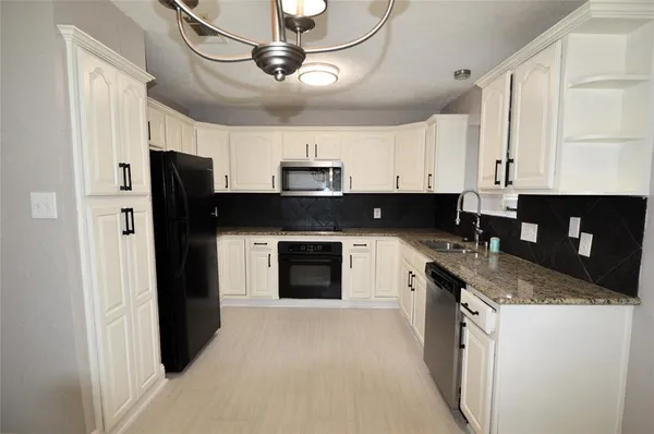 $2,350 | 3216 Nova Trail, Plano, TX 75023