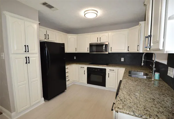$2,350 | 3216 Nova Trail, Plano, TX 75023