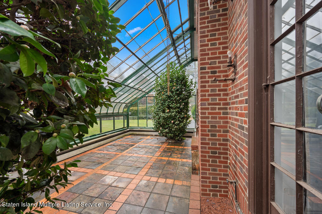 221 Benedict Road Staten Island, NY 10304 - Photo 28 of 42 Greenhouse