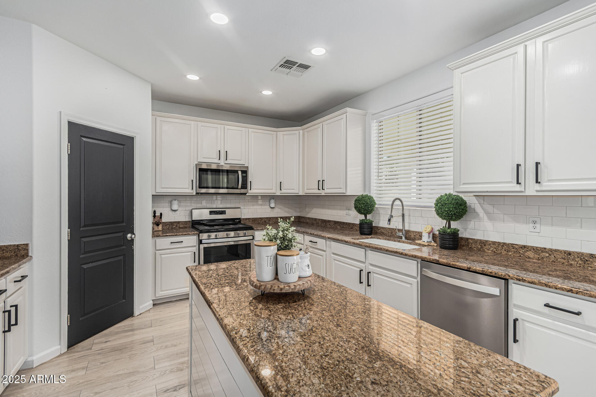 17415 West Bajada Road Surprise, AZ 85387 - Photo 23 of 66 24 Bajada