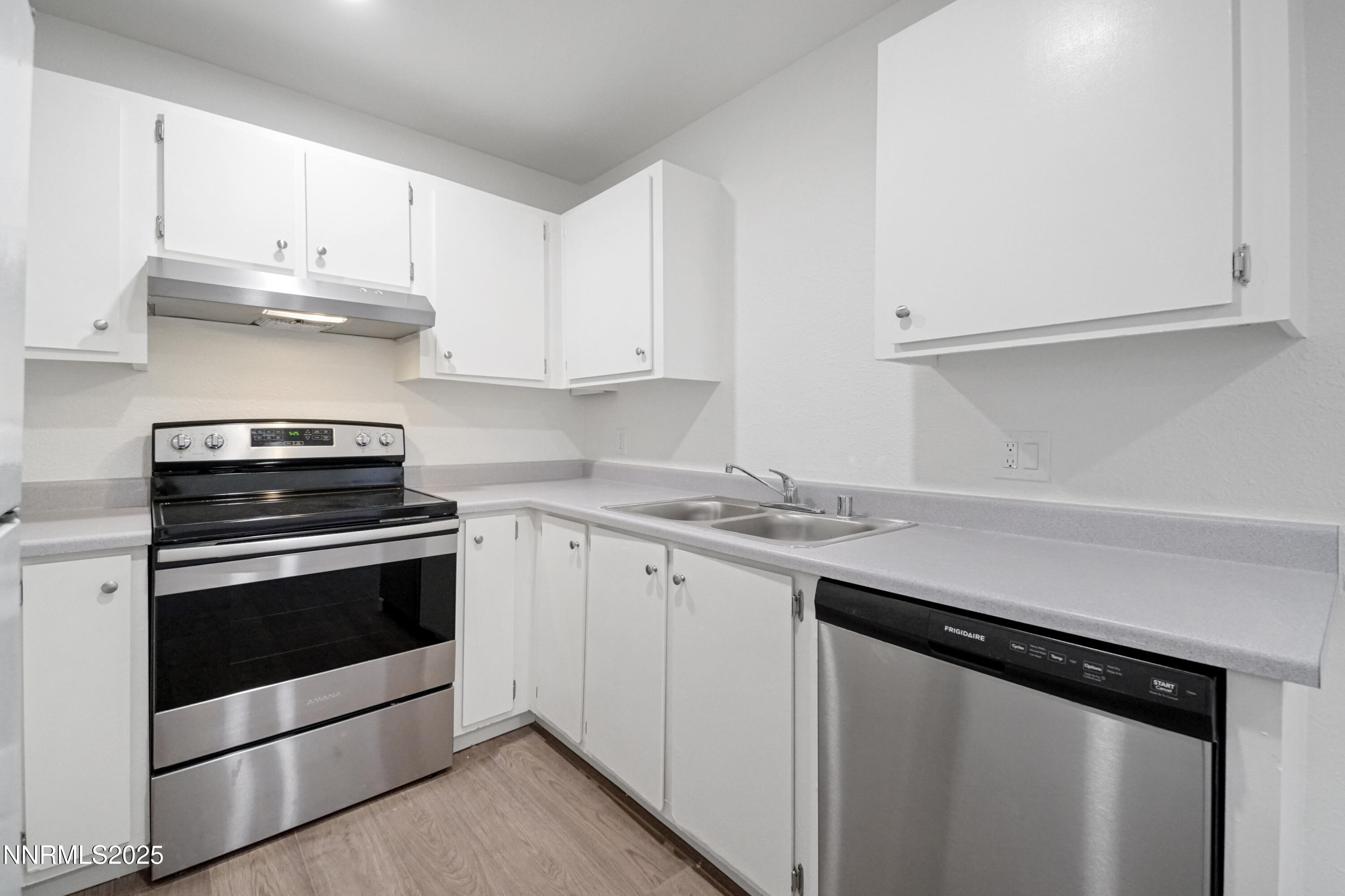 2085 Highview Court, Unit 1 Reno, NV 89512 - Photo 10 of 20 DSC03188-1