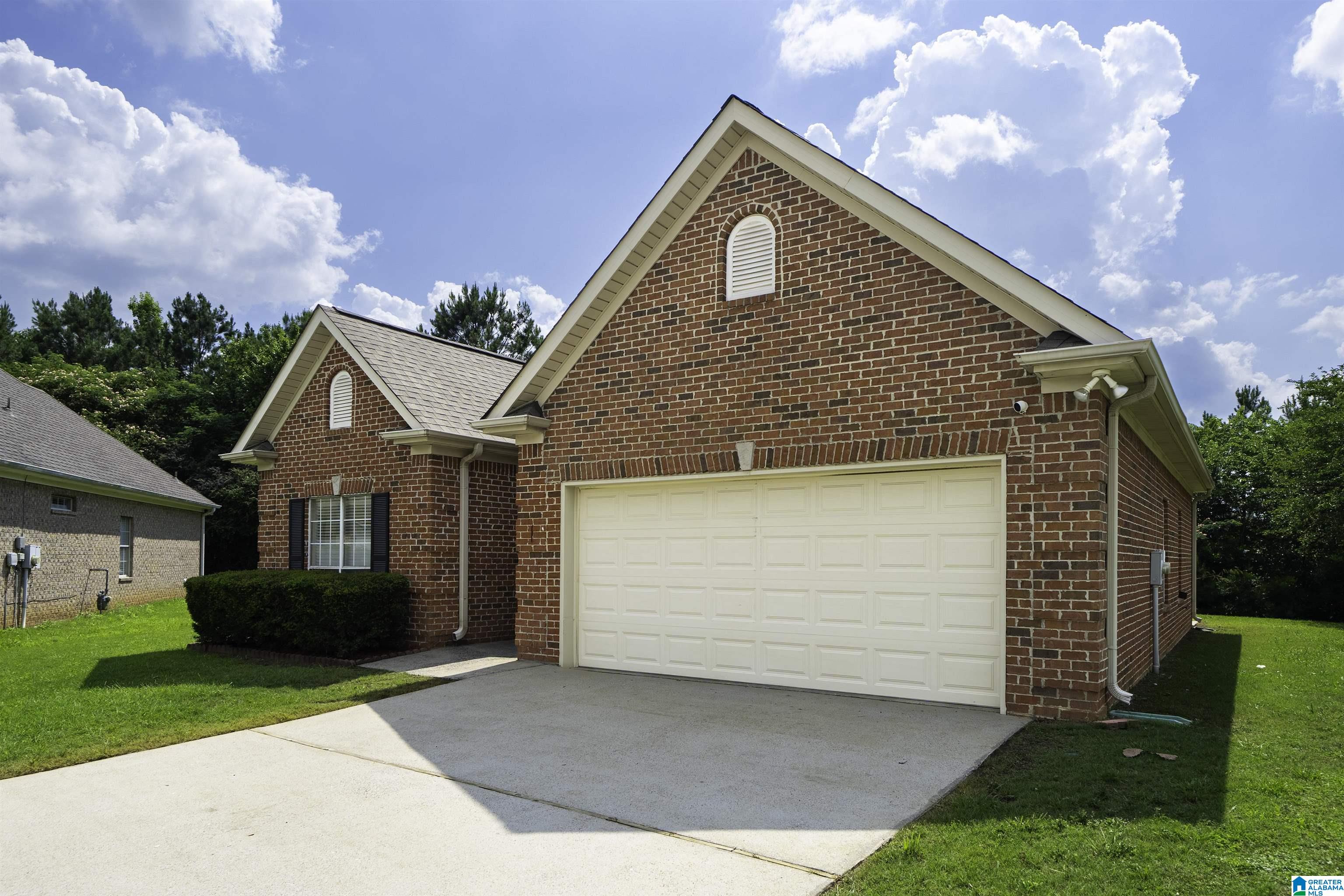 562 Summit Circle Fultondale, AL 35068 - Photo 3 of 26