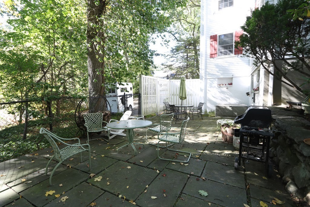 18 Columbine Road Weston, MA 02493 - Photo 18 of 22