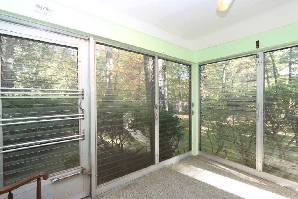 18 Columbine Road Weston, MA 02493 - Photo 9 of 22