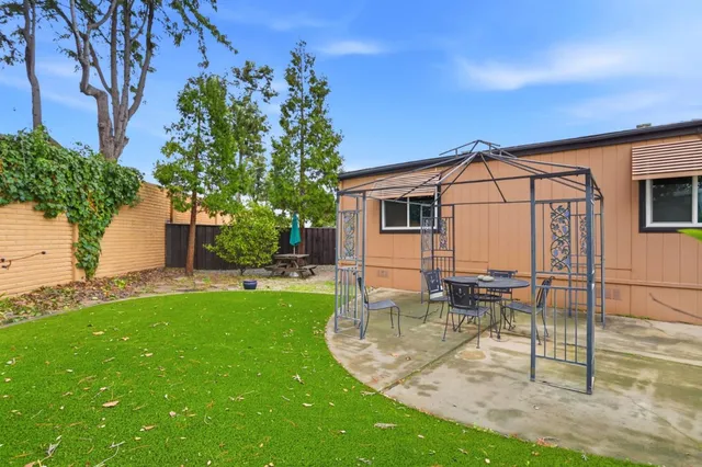 $369,000 | 1220 Tasman Drive, Unit 142, Sunnyvale, CA 94089
