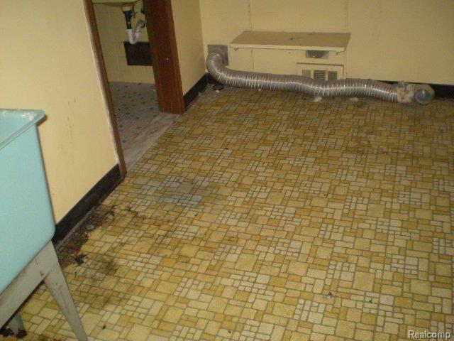 11434 Racine Road Warren, MI 48093 - Photo 7 of 10 P1010014