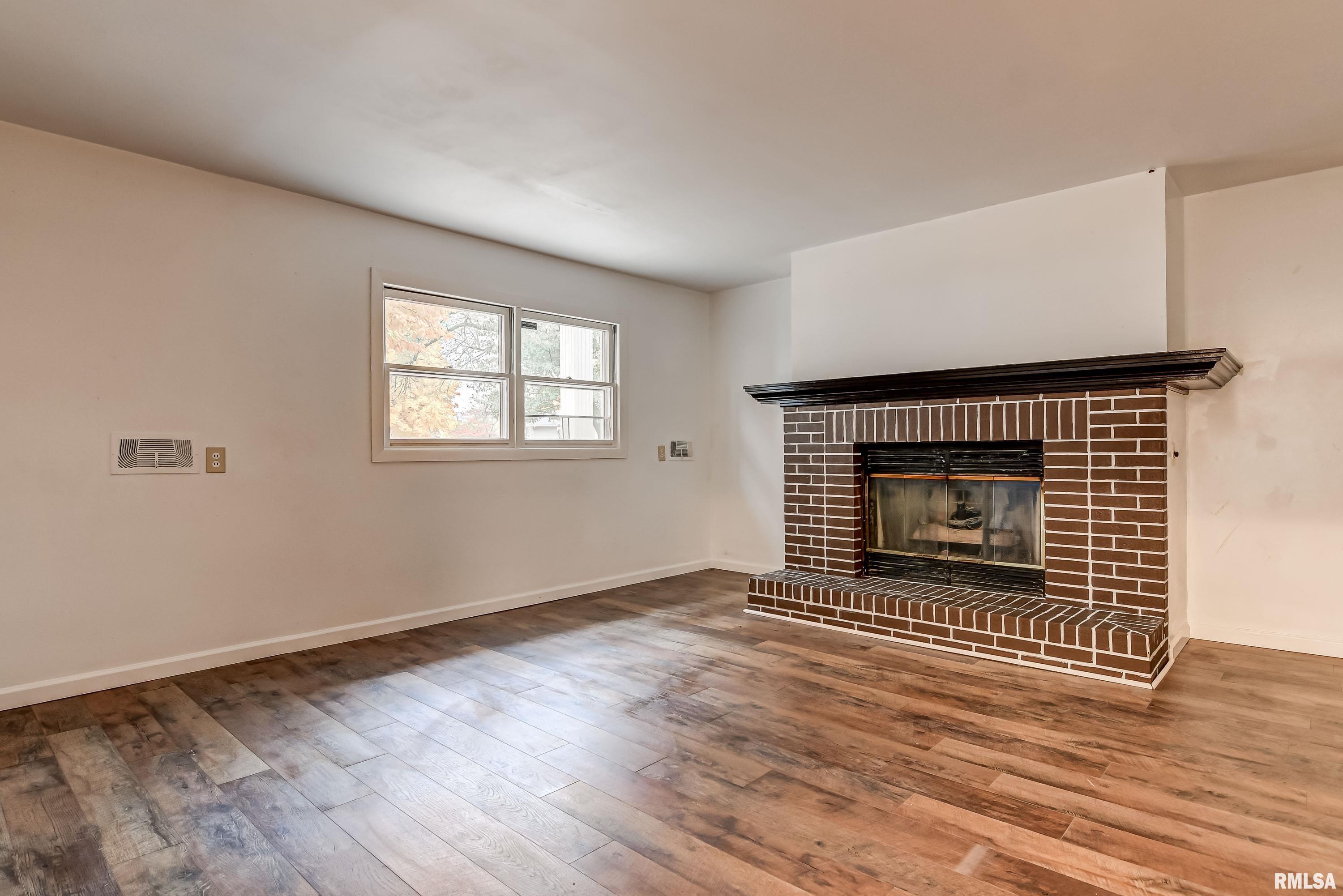 3 Walberta Drive Rochester, IL 62563 - Photo 8 of 37