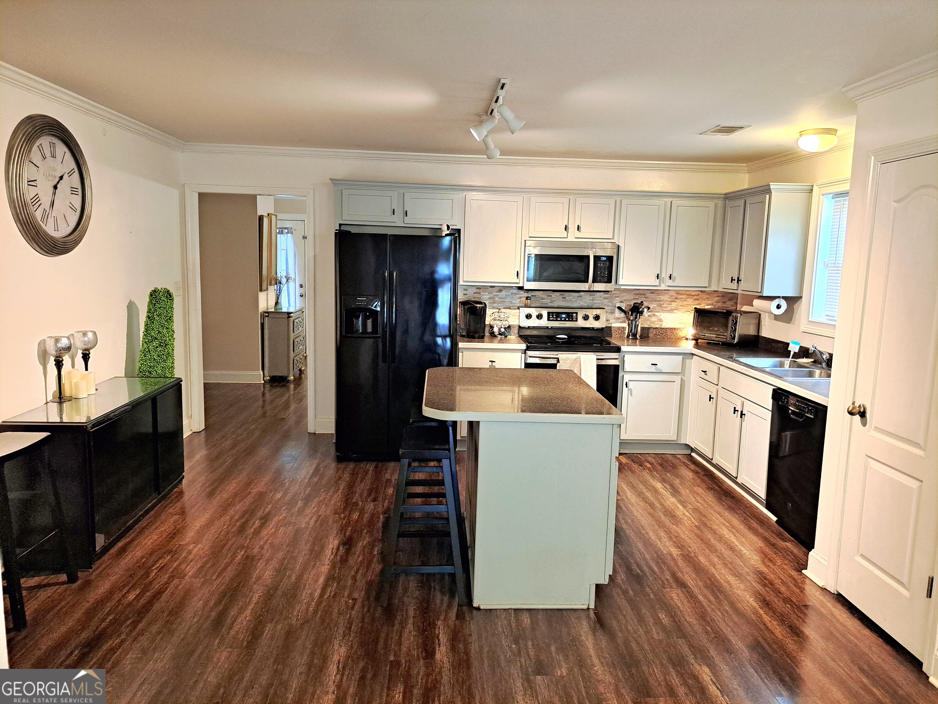 533 Edgewood Drive Athens, GA 30606 - Photo 3 of 18