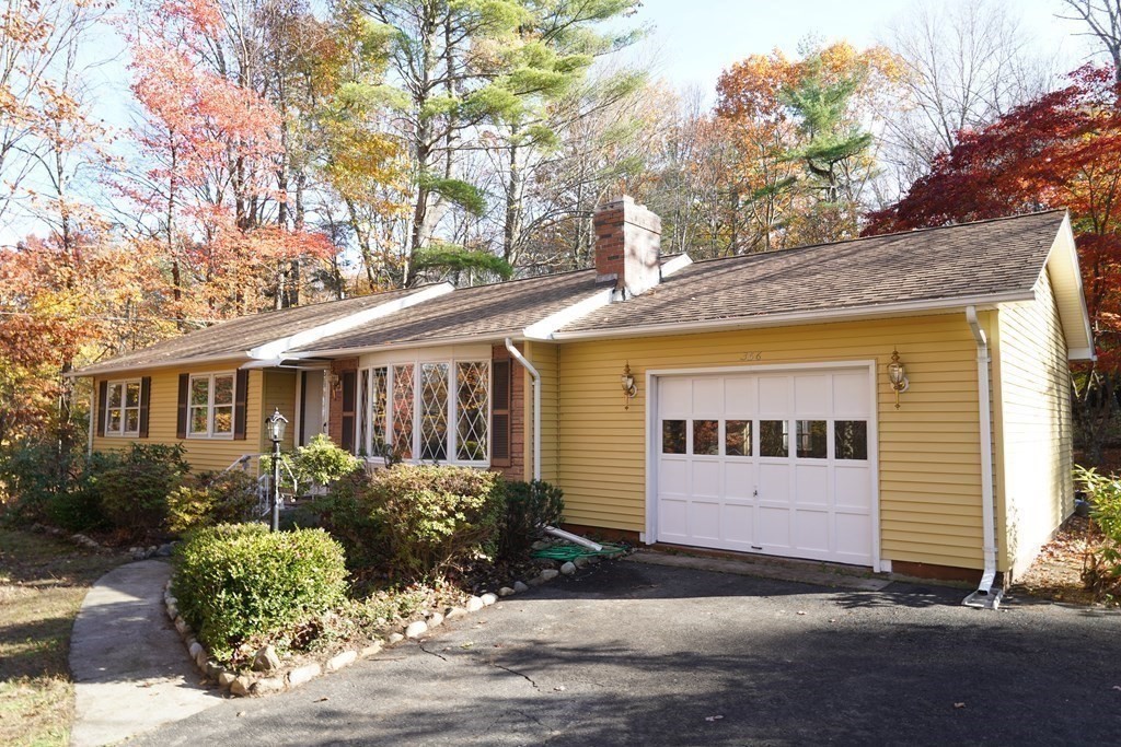 356 Chesterfield Road Northampton, MA 01053 - Photo 4 of 35