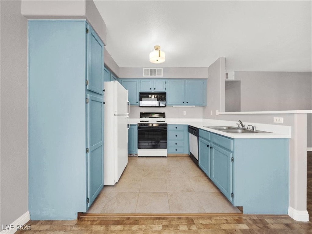 3425 East Russell Road, Unit 114 Las Vegas, NV 89120 - Photo 3 of 26 Kitchen