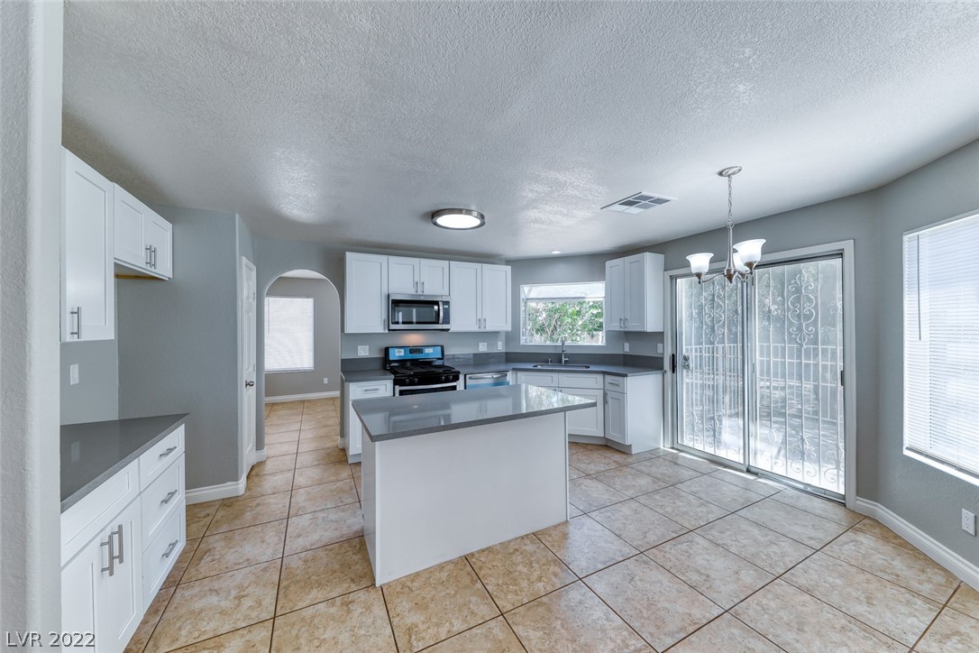 2 Ranger Court Henderson, NV 89074 - Photo 8 of 23