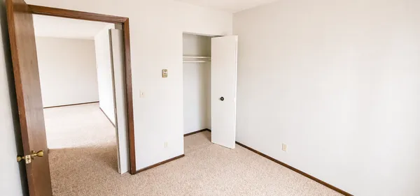 $600 | 328 Lake Street, Unit 5, Clinton, MN 56225