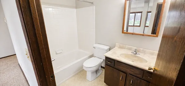 $600 | 328 Lake Street, Unit 5, Clinton, MN 56225