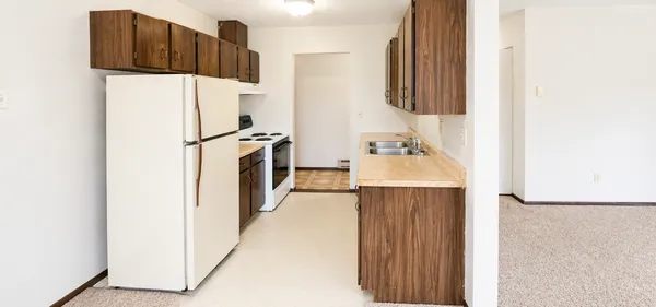$600 | 328 Lake Street, Unit 5, Clinton, MN 56225