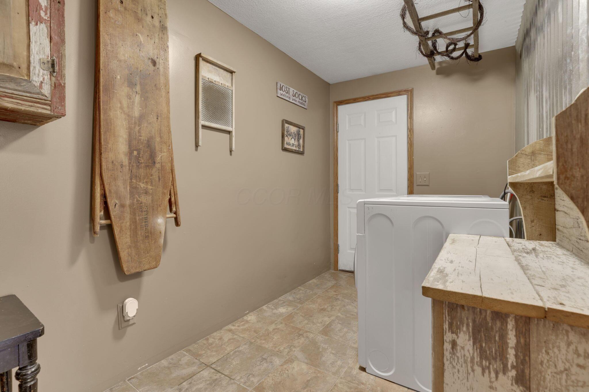 5521 Morgan Center Road Mount Vernon, OH 43050 - Photo 34 of 104 34-web-or-mls-GR7A4675