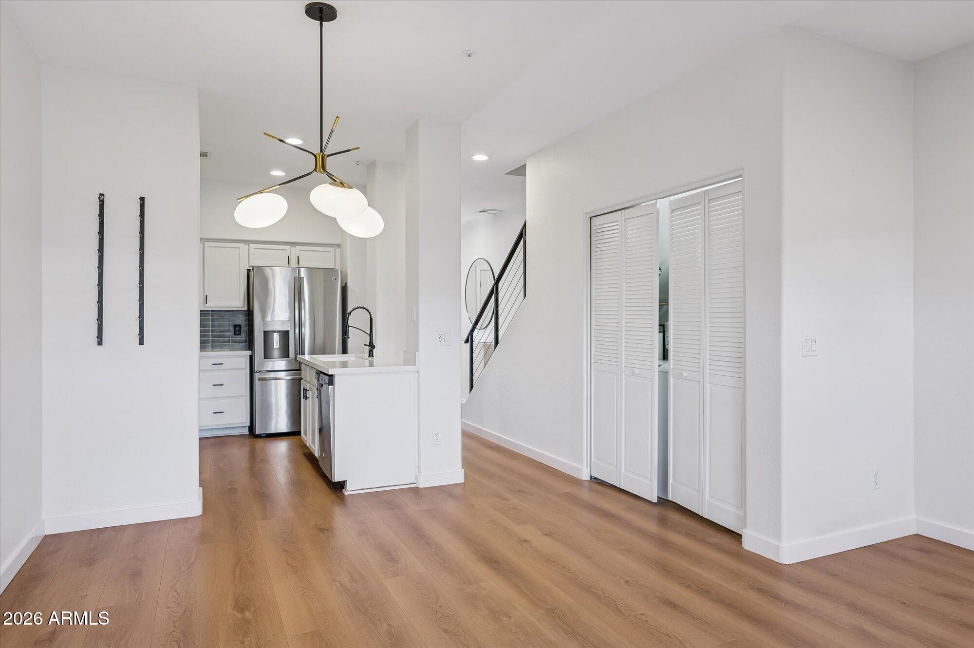 Living Room : Kitchen
