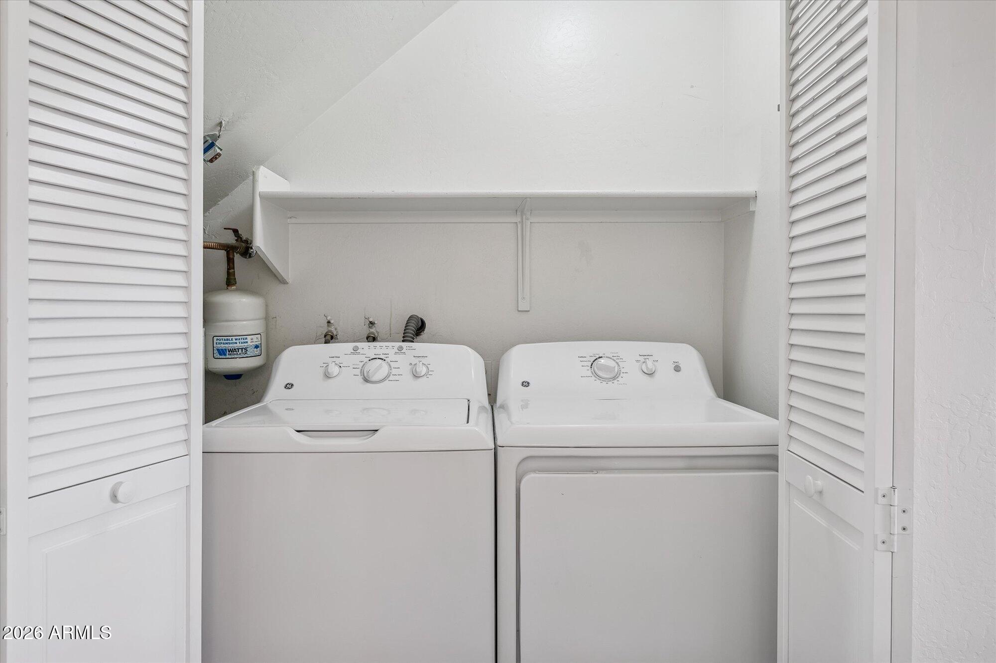 525 North Miller Road, Unit 152 Scottsdale, AZ 85257 - Photo 9 of 11 Washer : Dryer Included