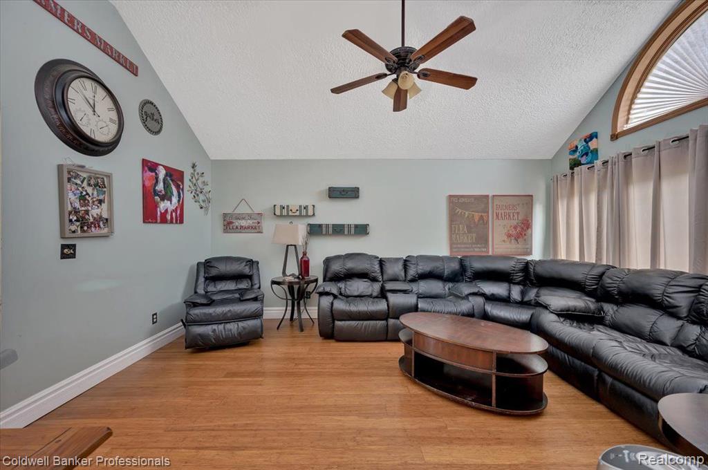 2711 South Elba Road Lapeer, MI 48446 - Photo 11 of 45
