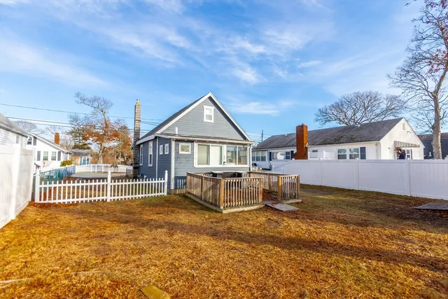 $395,000 | 21 Bayview Street, Wareham, MA 02571