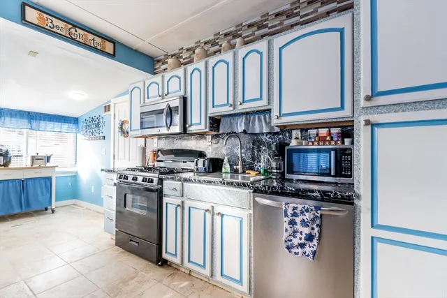 $395,000 | 21 Bayview Street, Wareham, MA 02571