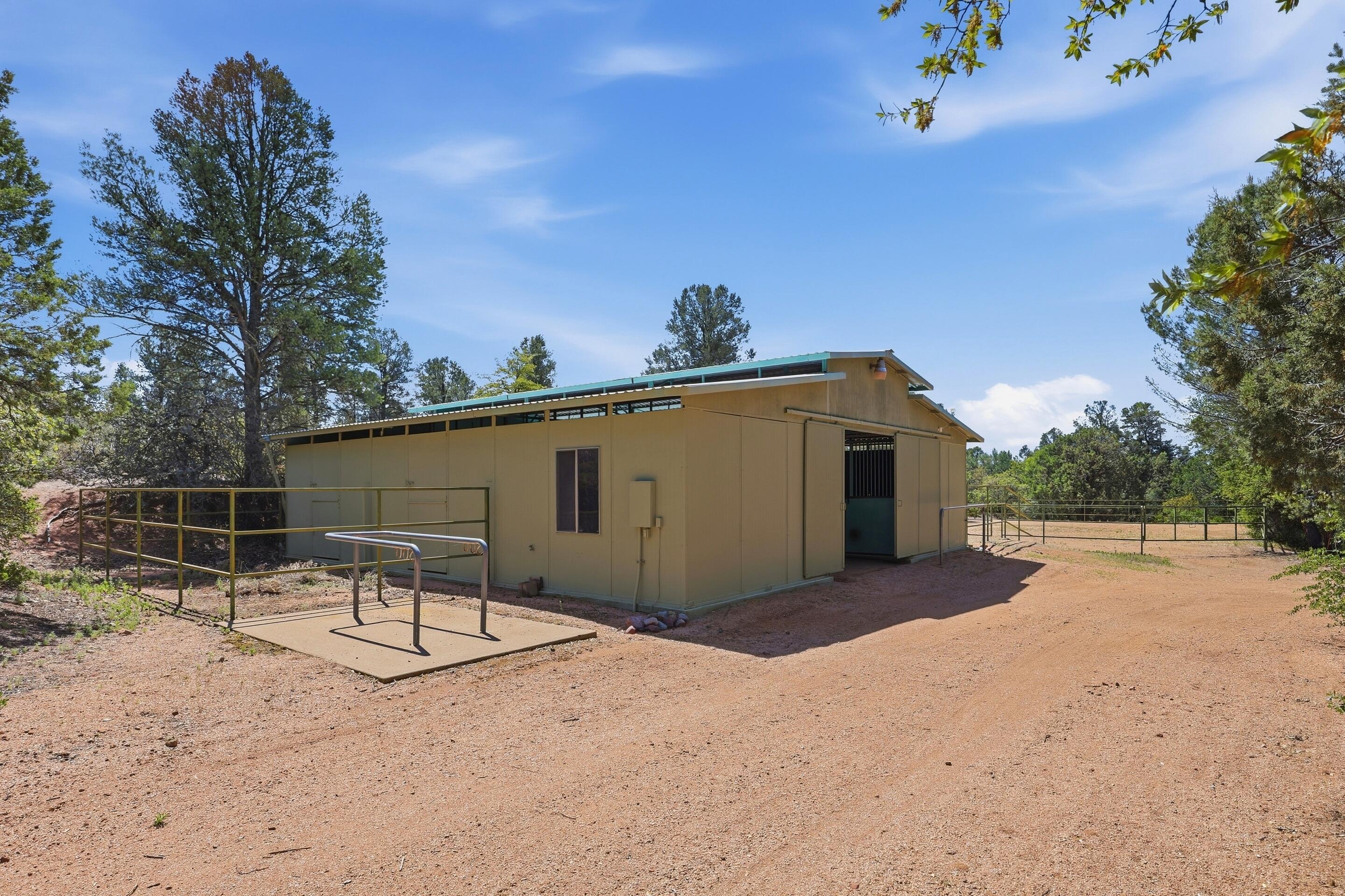 1405 Graham Ranch Trail Payson, AZ 85541 - Photo 33 of 46 Barn (1)
