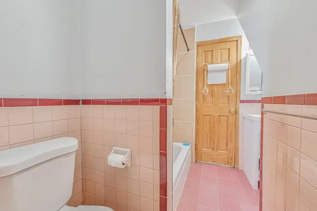 $670,000 | 267 Roquette Avenue, Floral Park, NY 11001