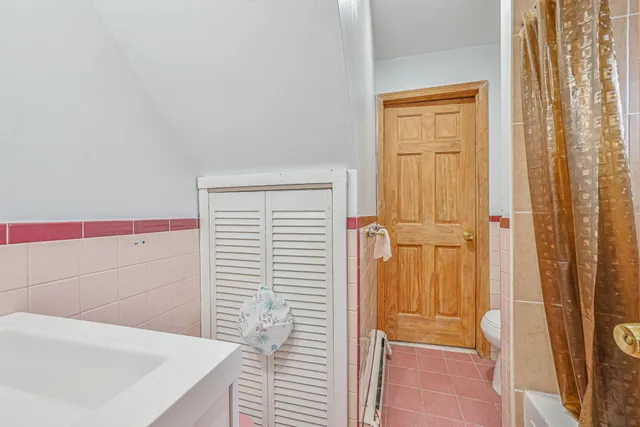 $670,000 | 267 Roquette Avenue, Floral Park, NY 11001