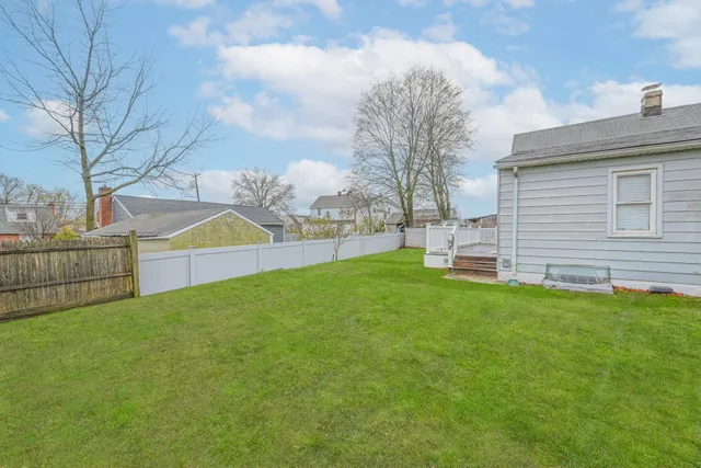 $670,000 | 267 Roquette Avenue, Floral Park, NY 11001