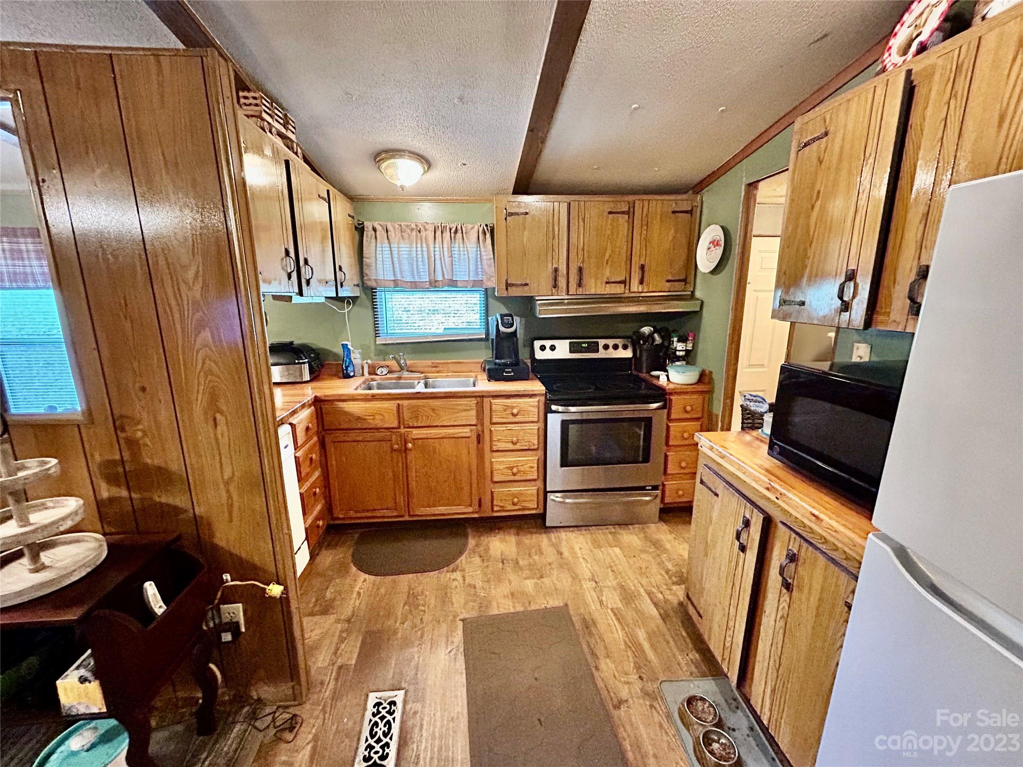 1362 Alexander Road Leicester, NC 28748 - Photo 14 of 30 Gallery Image 14