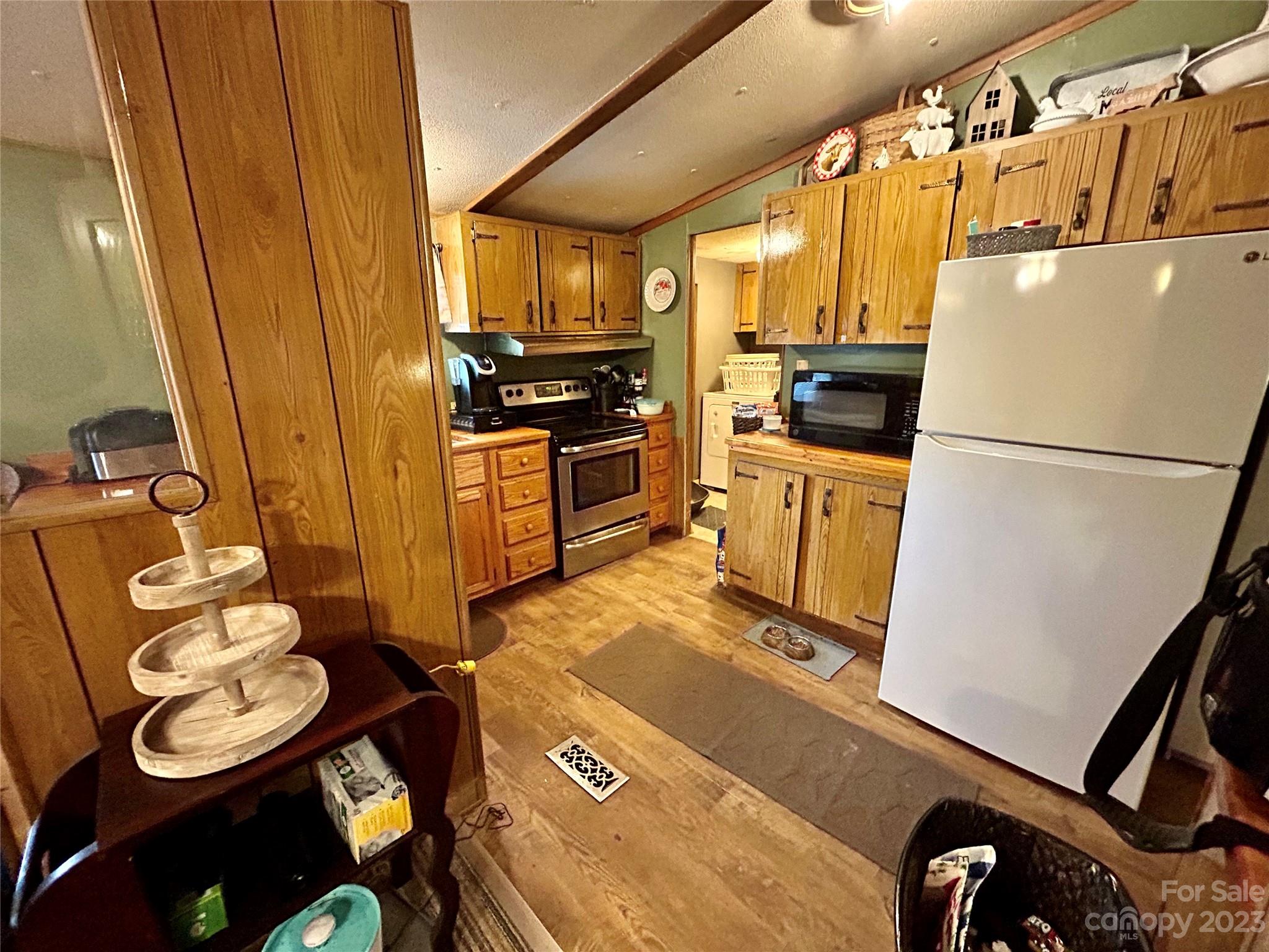 1362 Alexander Road Leicester, NC 28748 - Photo 17 of 30 Gallery Image 17