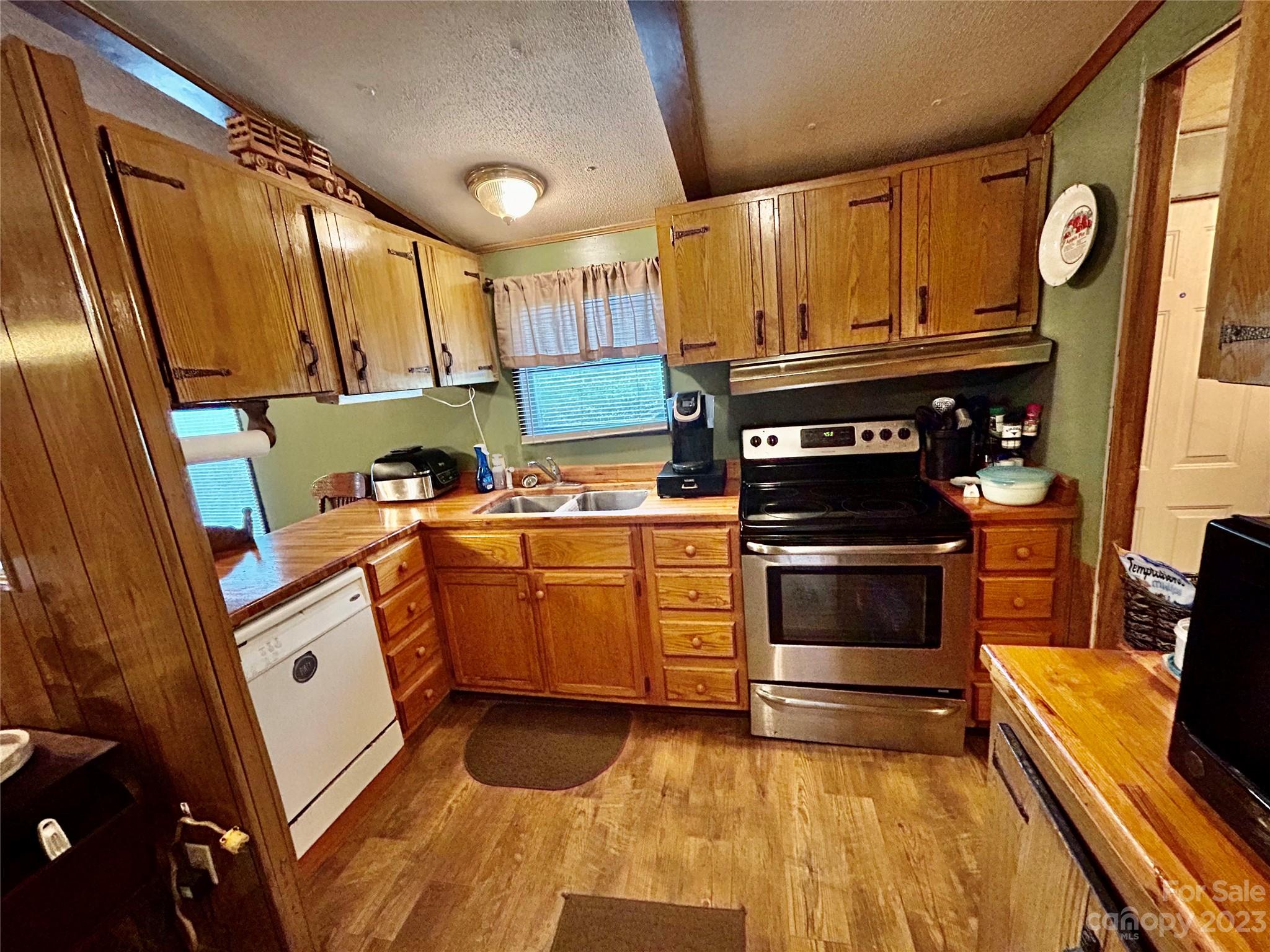 1362 Alexander Road Leicester, NC 28748 - Photo 18 of 30 Gallery Image 18