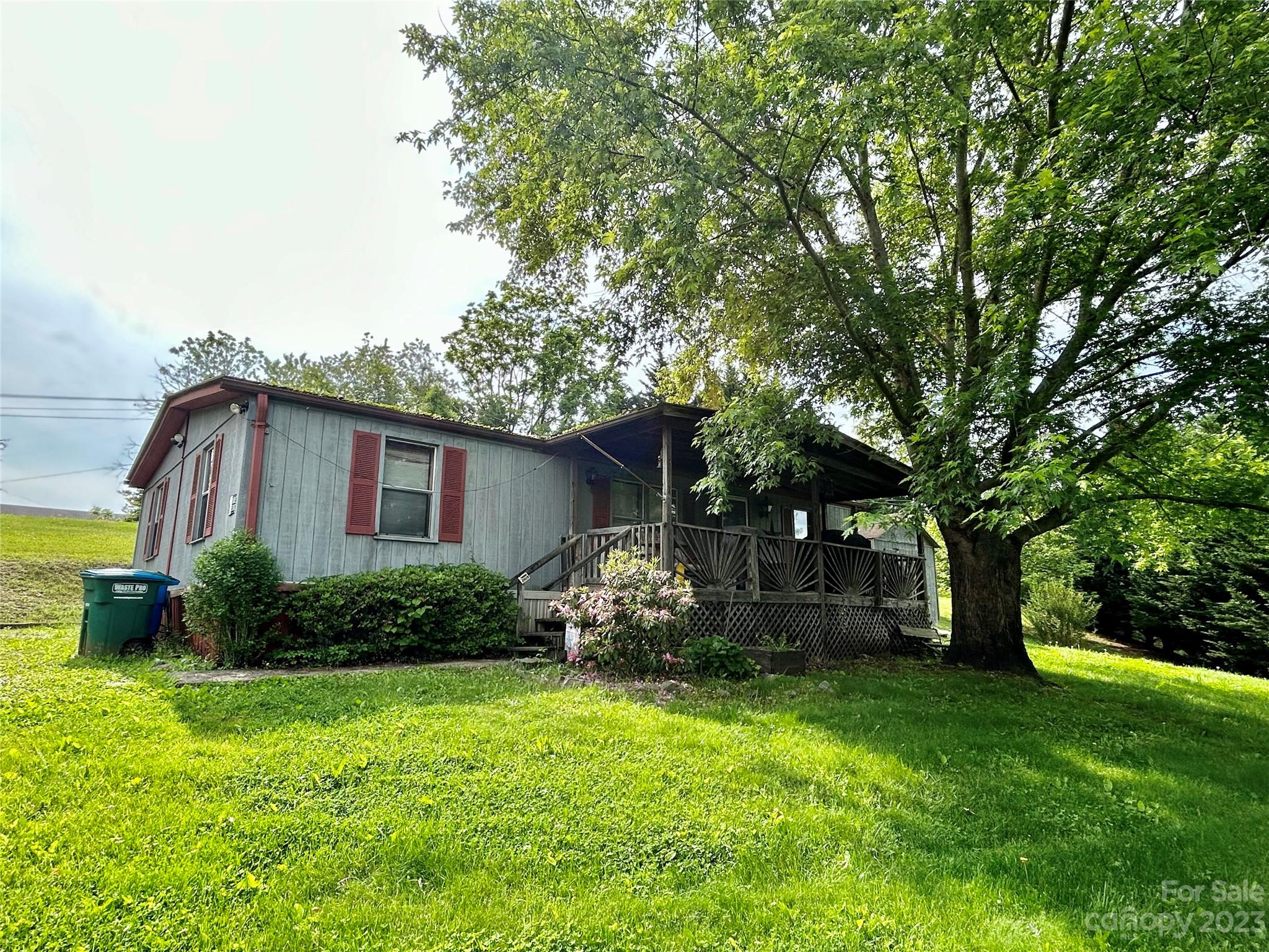 1362 Alexander Road Leicester, NC 28748 - Photo 4 of 30 Gallery Image 4